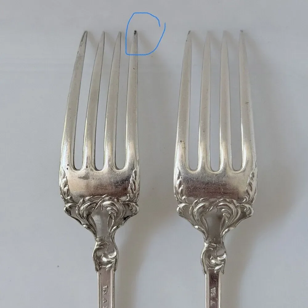 2pc Oneida Hanover Dinner Forks 7 3/8”Silverplate 1901 Wm A Rogers A1 Mono “M”